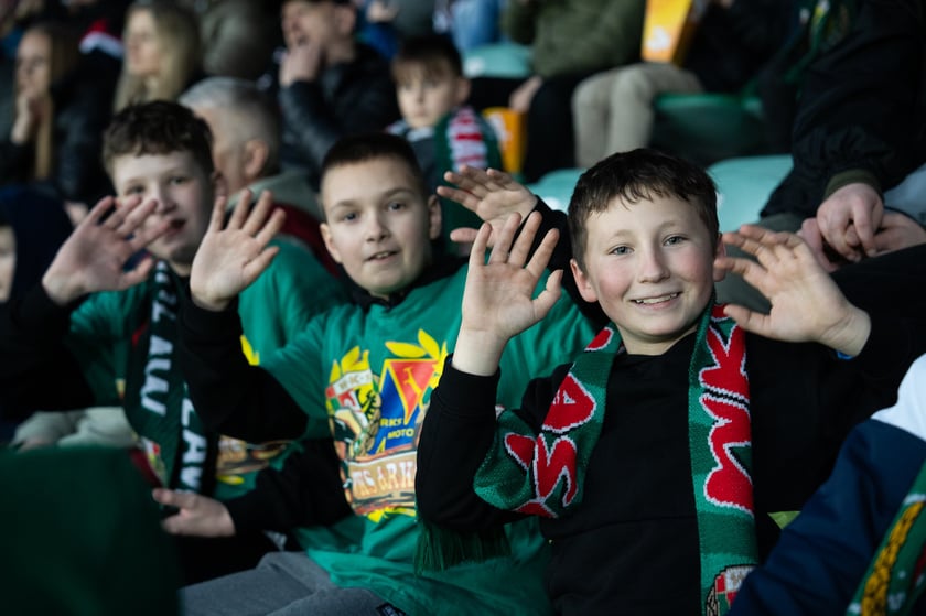 Kibice na meczu Śląska z Widzewem (2 marca 2024) na Tarczyński Arenie